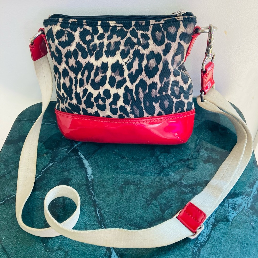 💗Authentic Vintage Coach Red/Blk Ocelot Print Fabric & Leather Crossbody Bag💗 - Picture 2 of 4